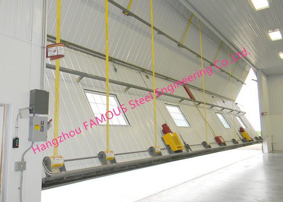 Puertas industriales plegables superiores con panel sandwich de metal duro