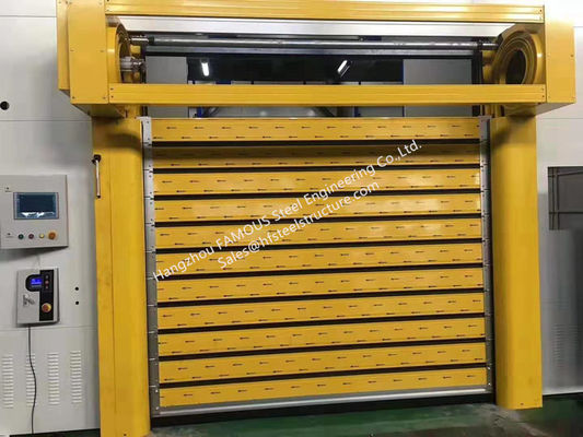 Puerta de rodadura de alta velocidad con panel aislado de aleación de aluminio para almacén logístico