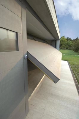 Diseño a medida Moderno panel aislado inclinado puerta de garaje superior