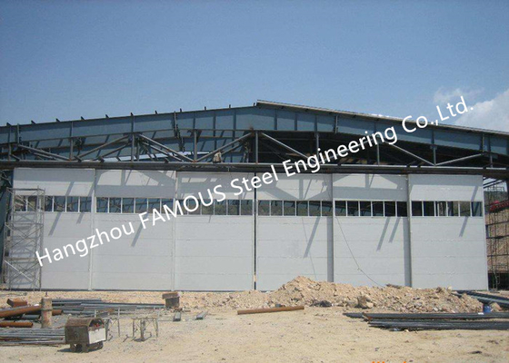 Puertas articuladas estructurales multisectoriales de rodillo inferior corredera de la puerta del hangar diseño de pista inteligente